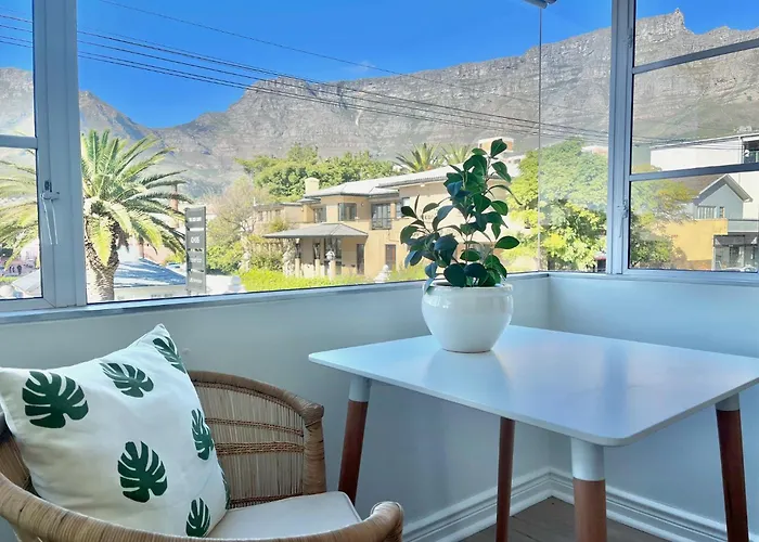 Chic City Studio With Mountain Views