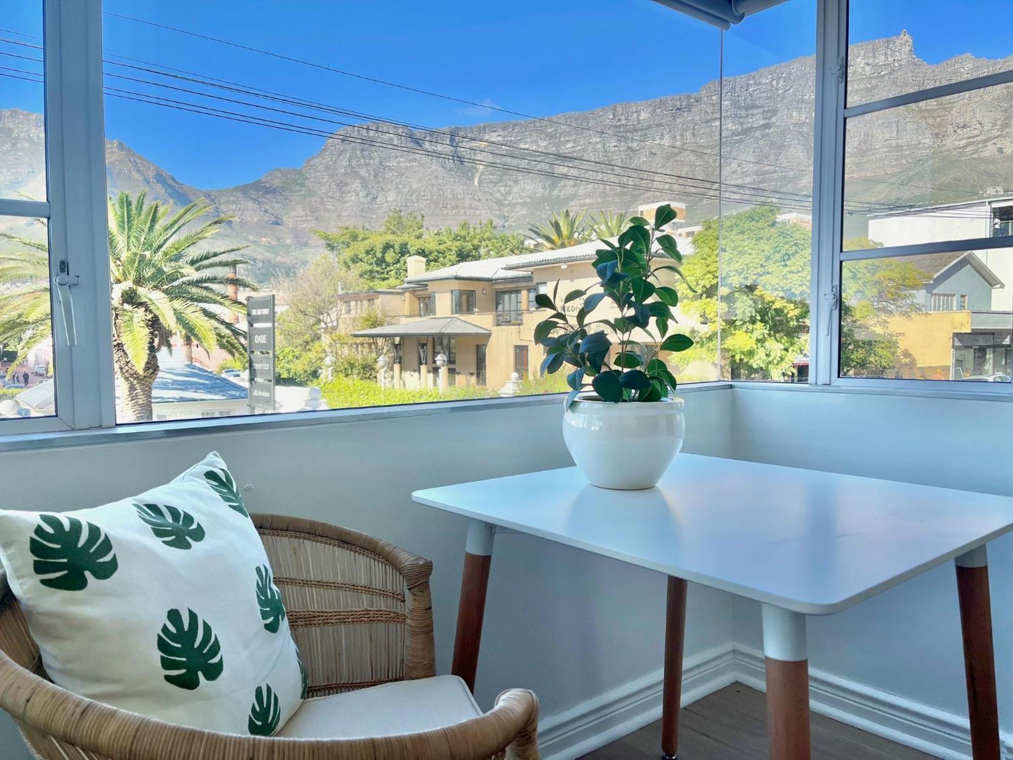 Apartment Chic With Mountain Views