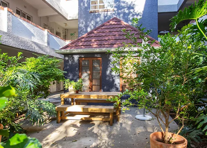 Chic City Studio With Views On Kloof Street