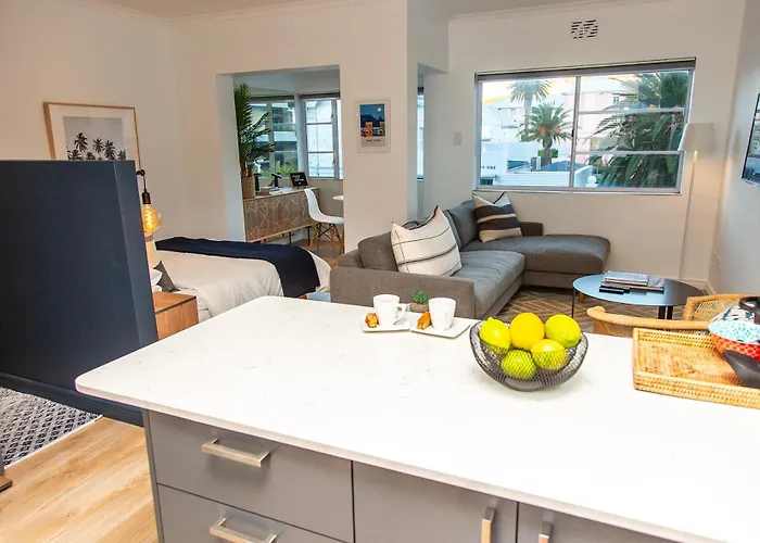 Chic City Studio With Views On Kloof Street