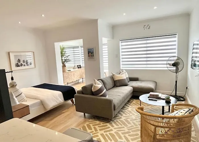 Chic City Studio With Views On Kloof Street