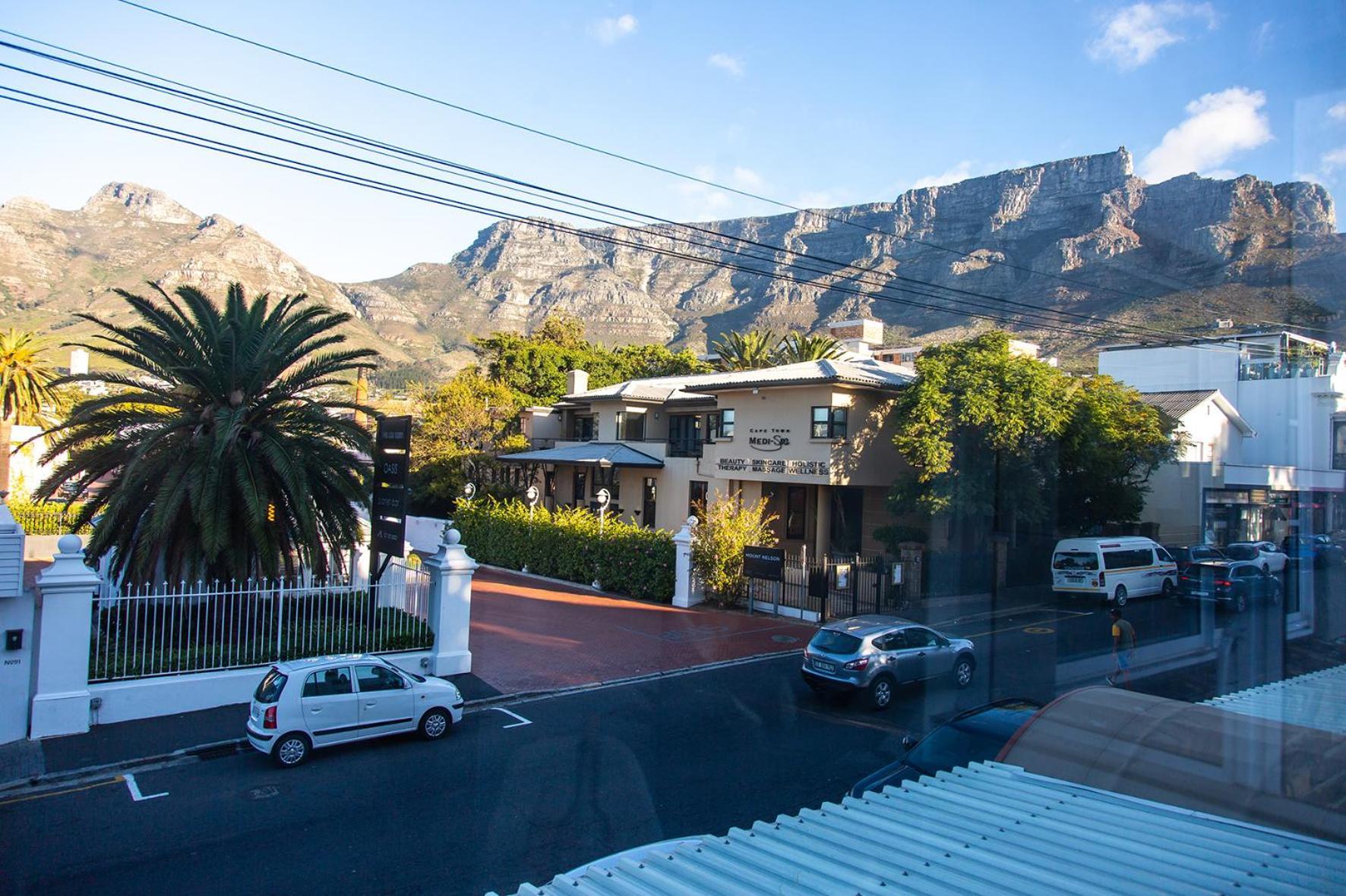 Chic With Views On Kloof Street *