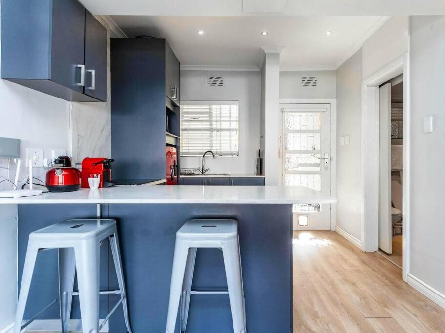 Chic With Views On Kloof Street *