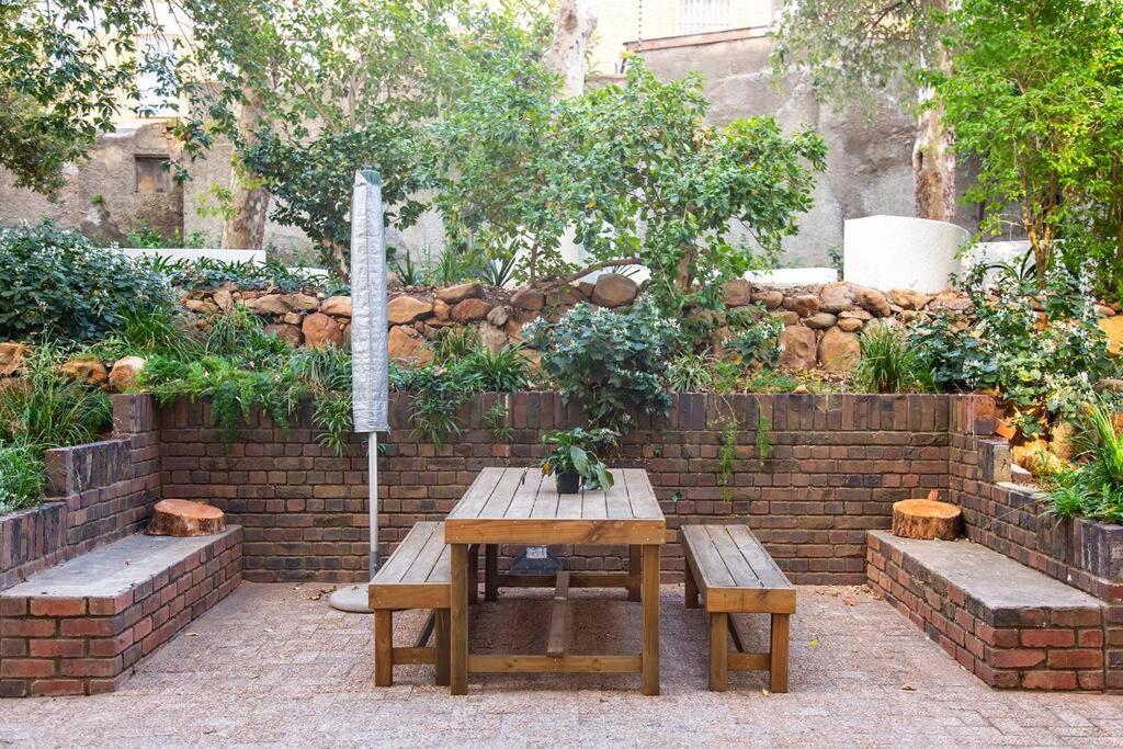 Chic With Views On Kloof Street Apartment